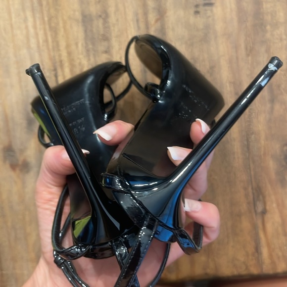 YVES SAINT LAURENT YSL OPYUM BLACK PATENT ANKLE STRAP SANDALS - Picture 6 of 7